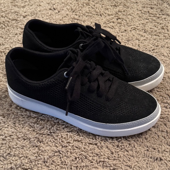 EUC Vionic Galia sneakers, black, sz 8 - Picture 1 of 4